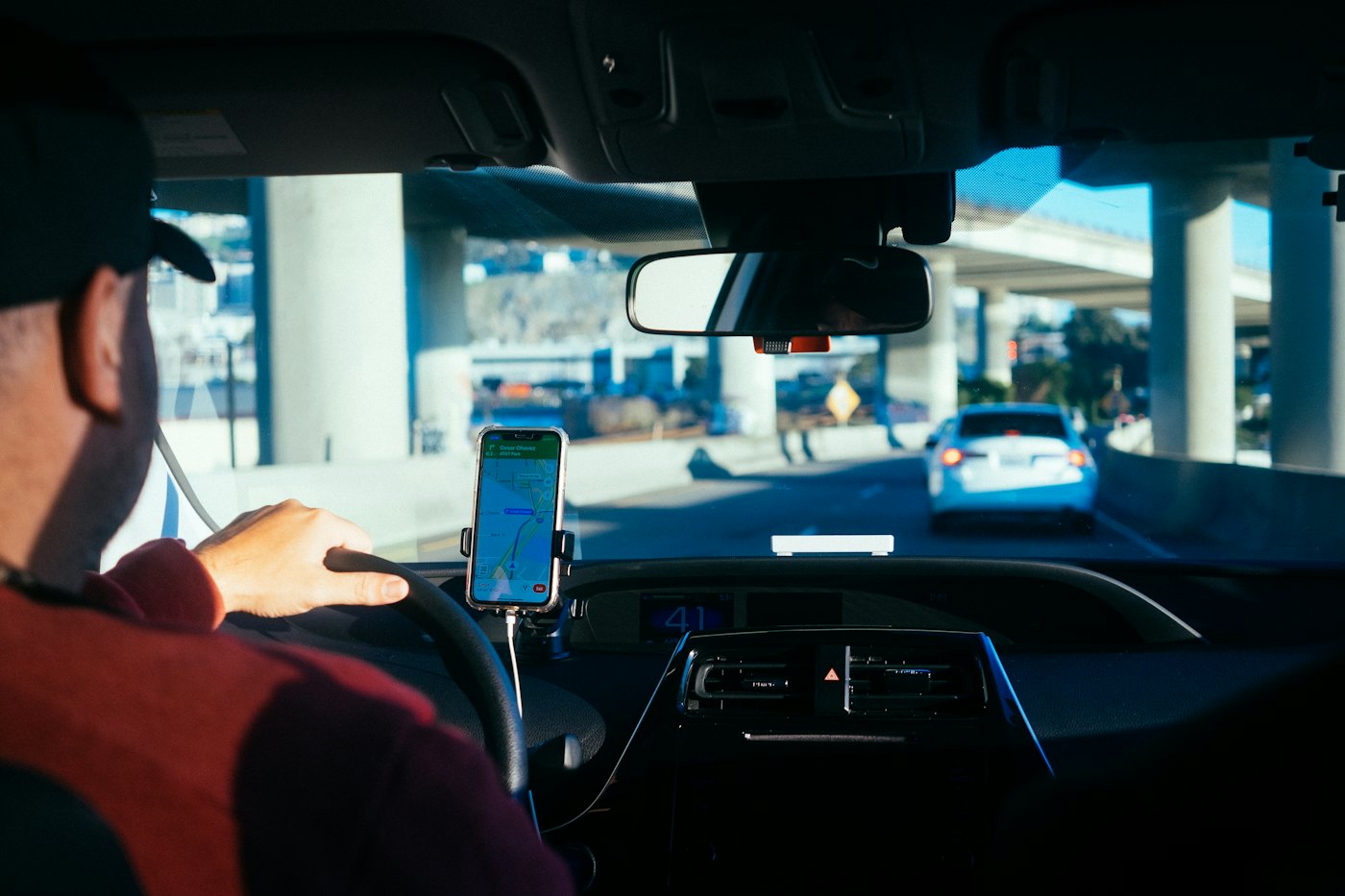 Courier following route guidance on the road